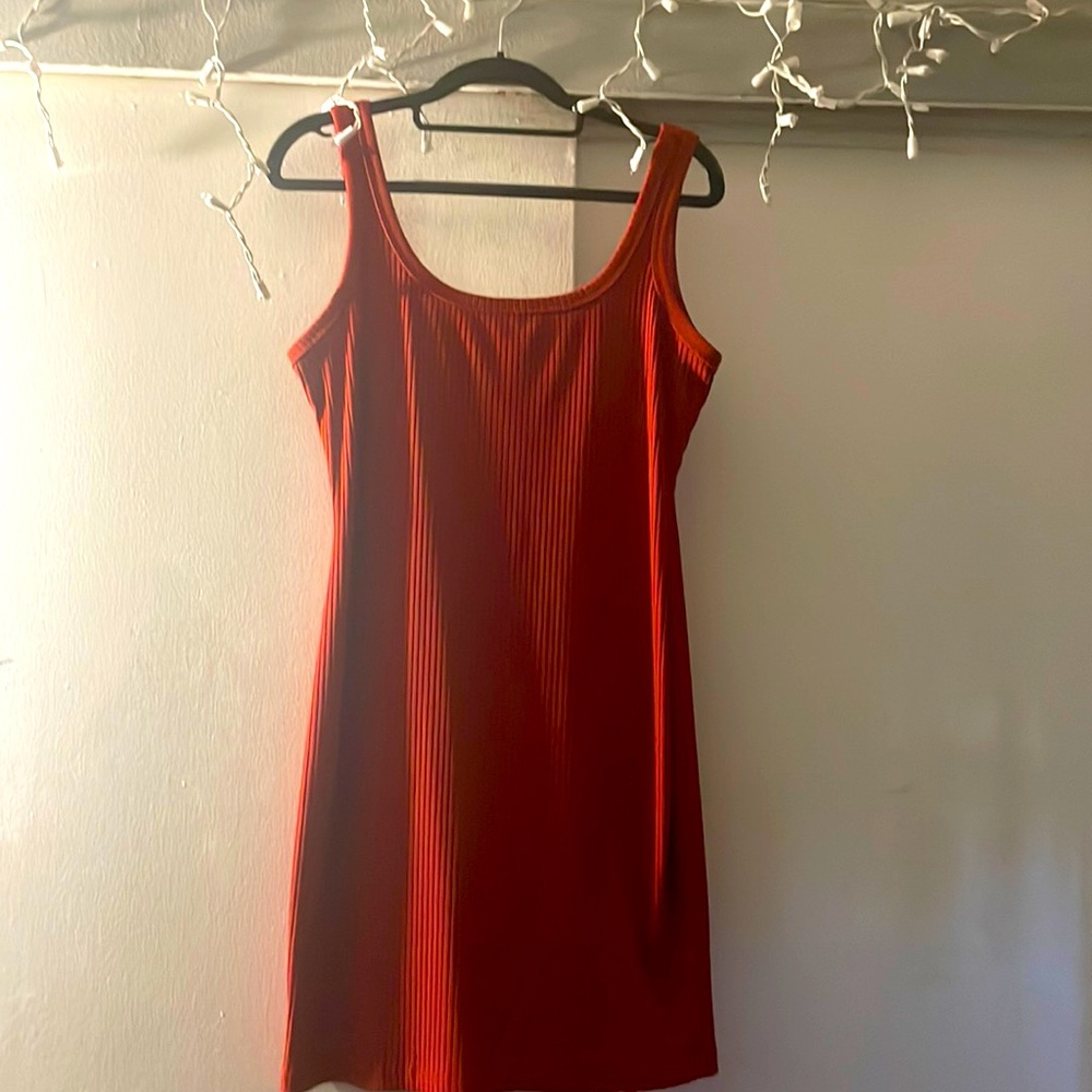 the size is a L and the brand is IRIS and the color is darkish red.